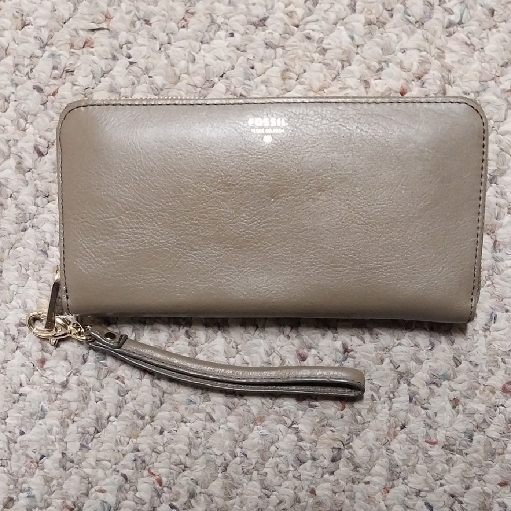 Fossil Brown Leather Wallet with Red Interior
